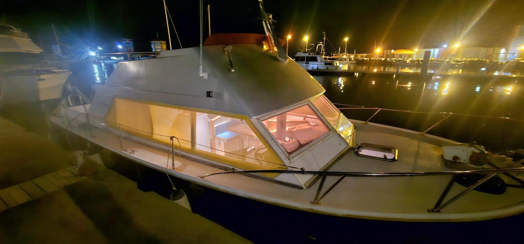 Botel Sur L'eau Confort *