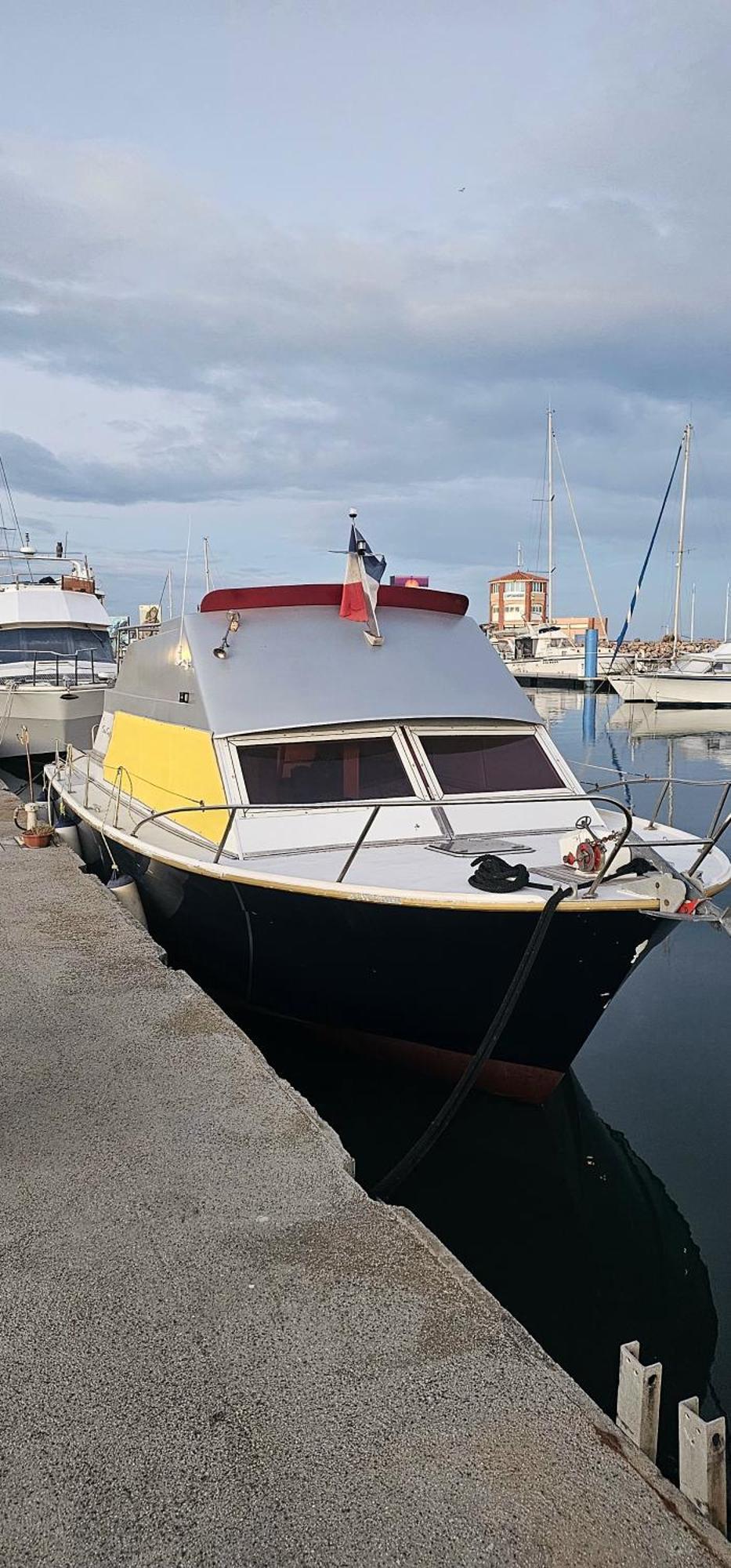 Sur L'eau Confort Botel