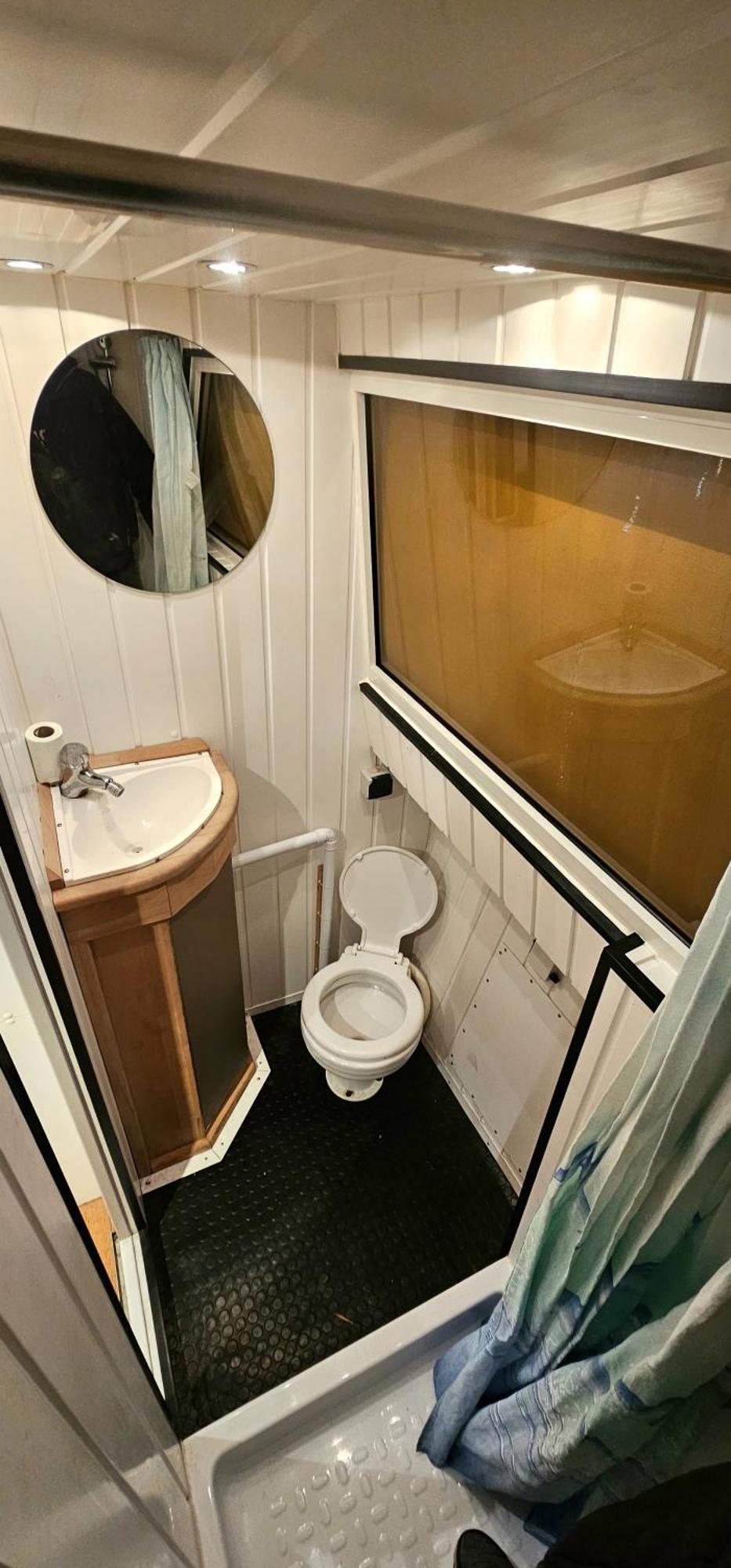 Sur L'eau Confort Botel