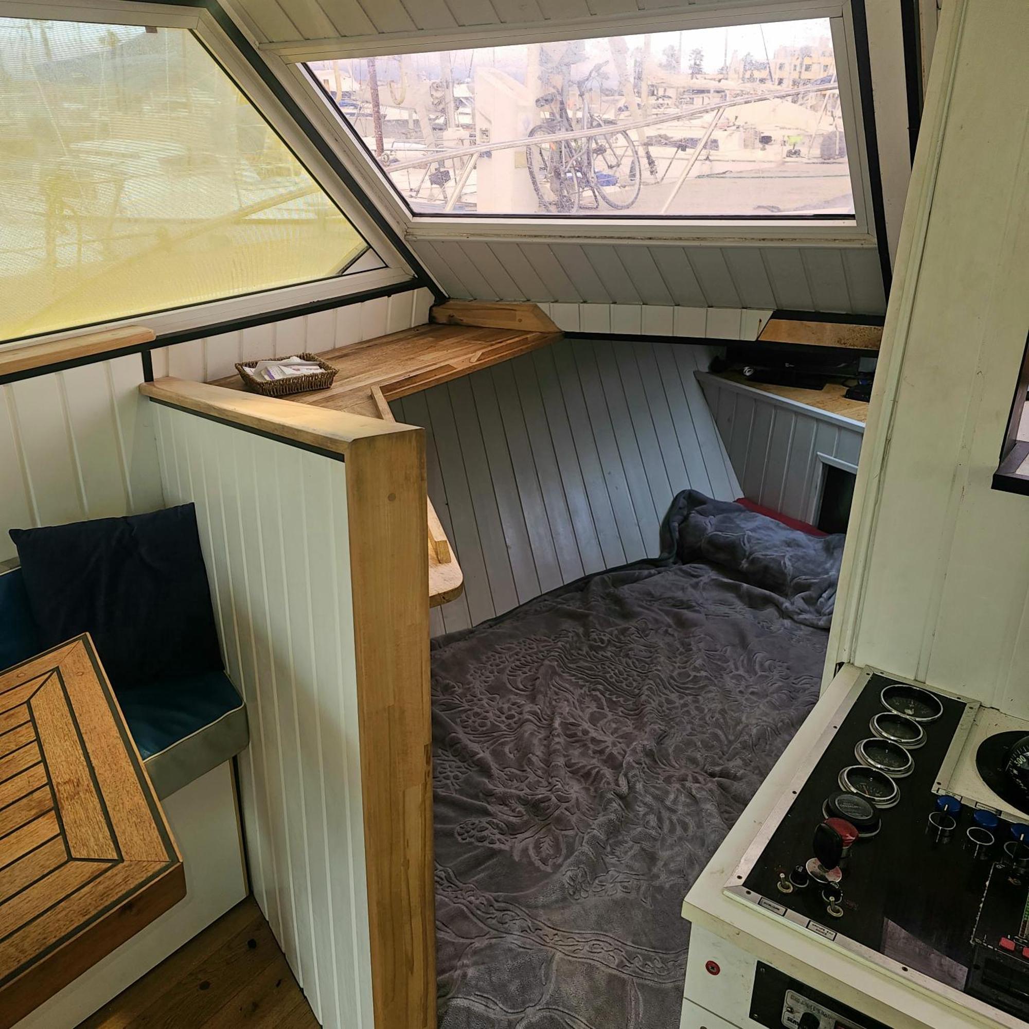 Sur L'eau Confort Botel